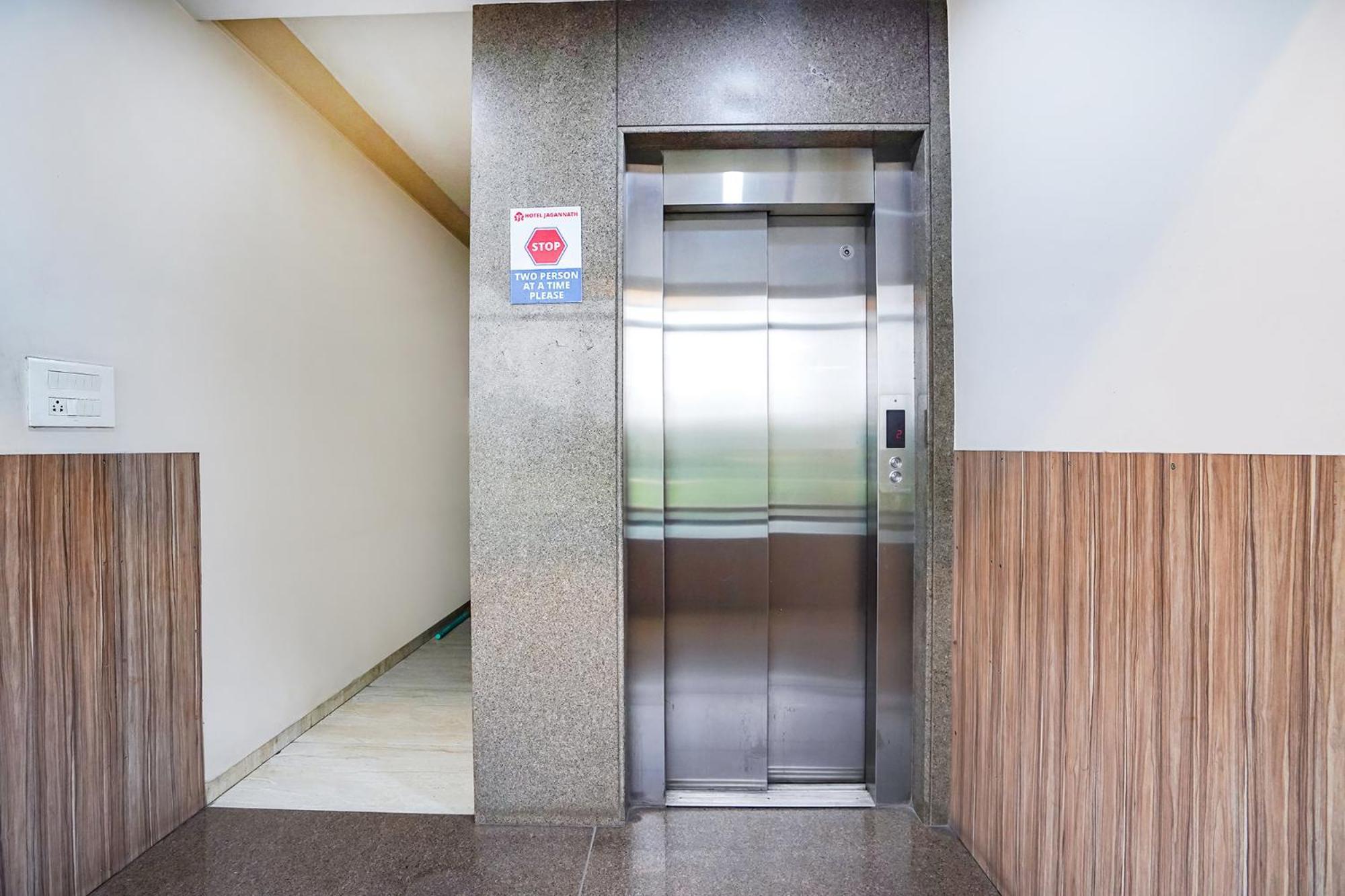 Fabhotel Jagannath - Nr Platinum Hospital, Sitabuldi Nagpur Buitenkant foto